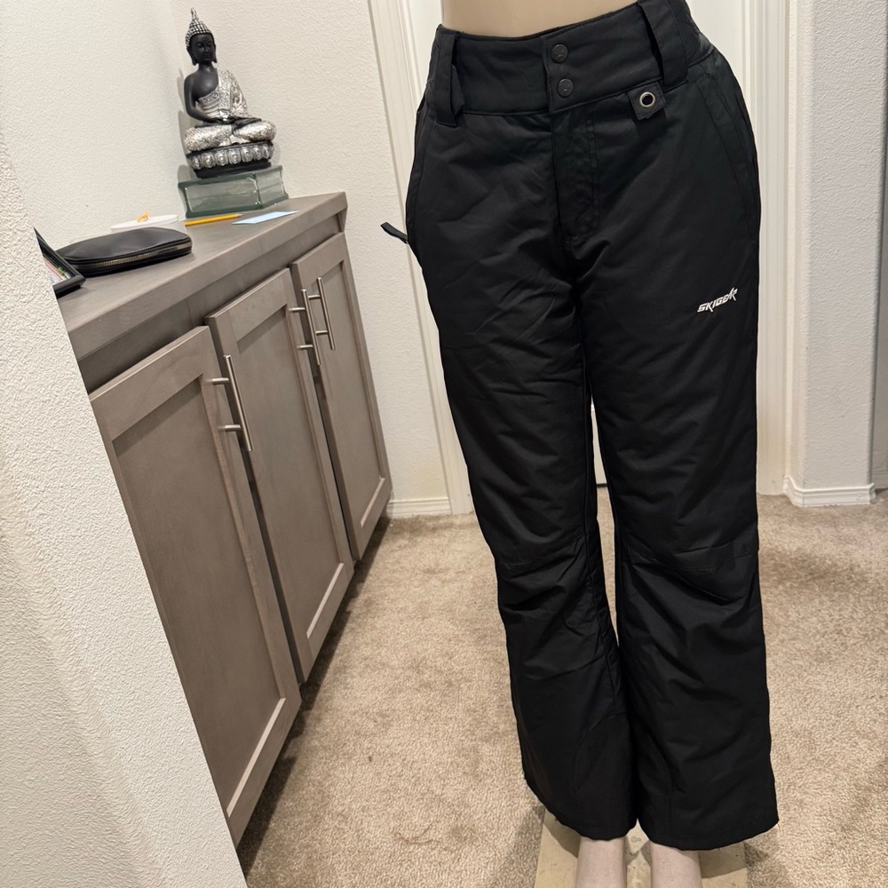 skigear woman size 8k